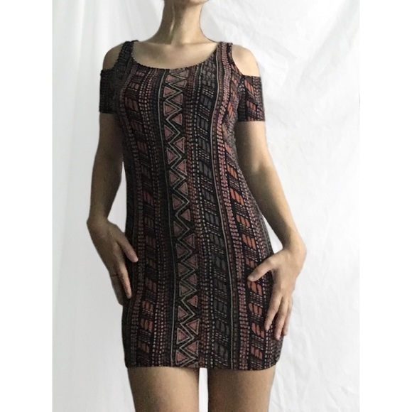 Patterned body con dress - Picture 4 of 7